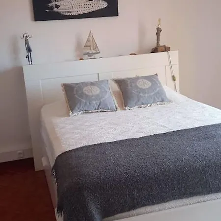 Charming In Ericeira 68 M² With Fireplace 아파트