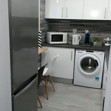 Charming In Ericeira 68 M² With Fireplace 아파트
